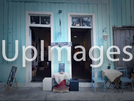 Where Simplicity Meets Charm