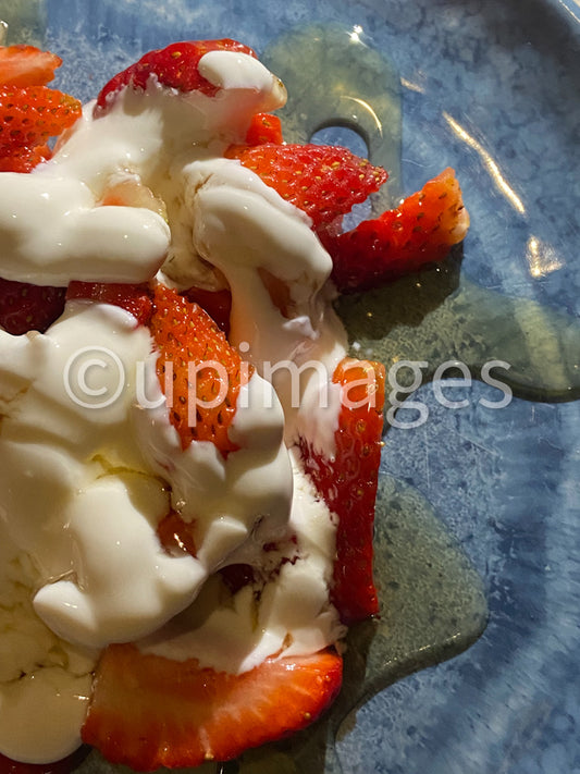 Delicadeza de morangos frescos com creme